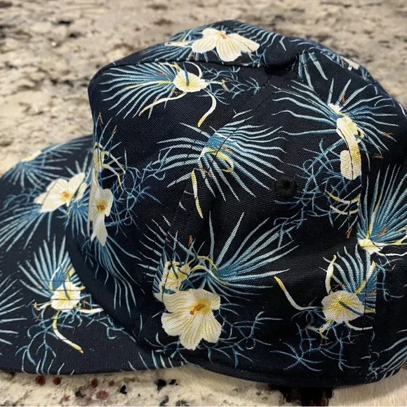 RARE Patagonia Black/Blue Floral Cap Funfarer SnapBack Adjustable Waves - Picture 4 of 7